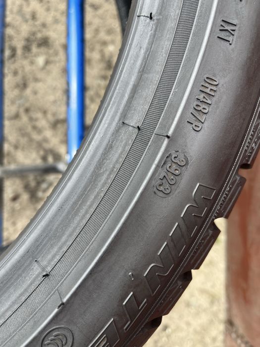 275/35/21 R21 Pirelli Sottozero3 winter зима 4 шт ціна за 1 шт