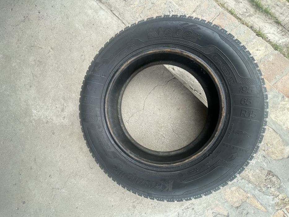 Продам 2 шини 195/65 R15