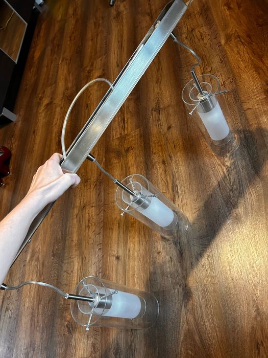 Lampa wisząca szklany klosz lekko uszkodzony