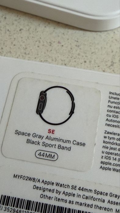 Apple Watch SE (GPS + Cellular) 44mm