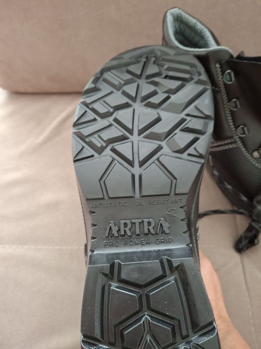Czarne buty robocze Nowe