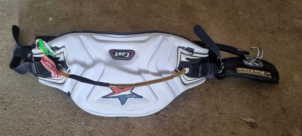 Vários arneses de Kitesurf para venda usados