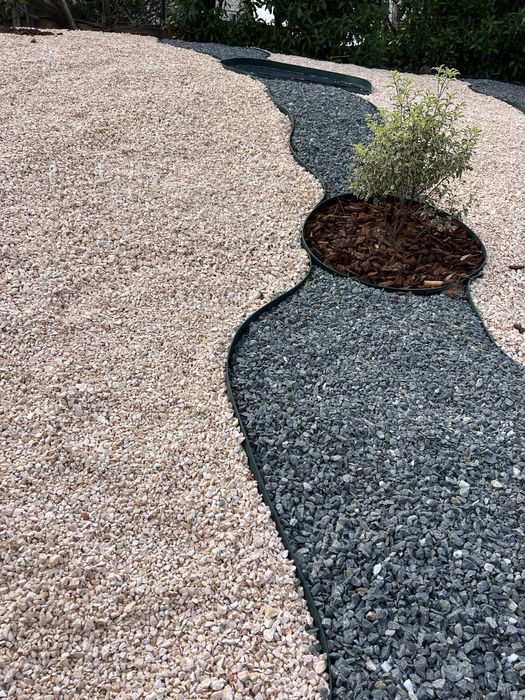 Brita / Gravilha decorativa para jardim e paisagismo