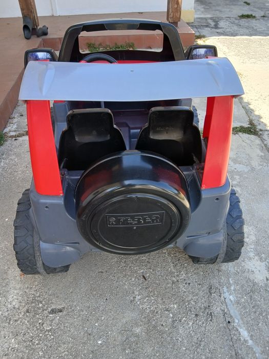 Vendo carro a bateria FEBER conforme fotos. A funcionar!