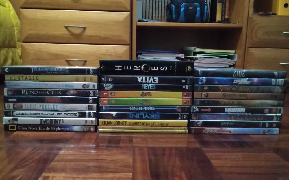 COLEÇÃO DE DVDs (vários géneros)