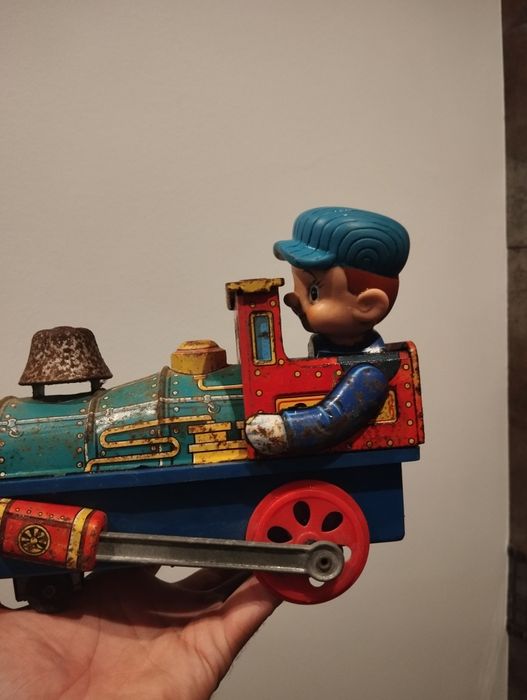 Brinquedo antigo em chapa