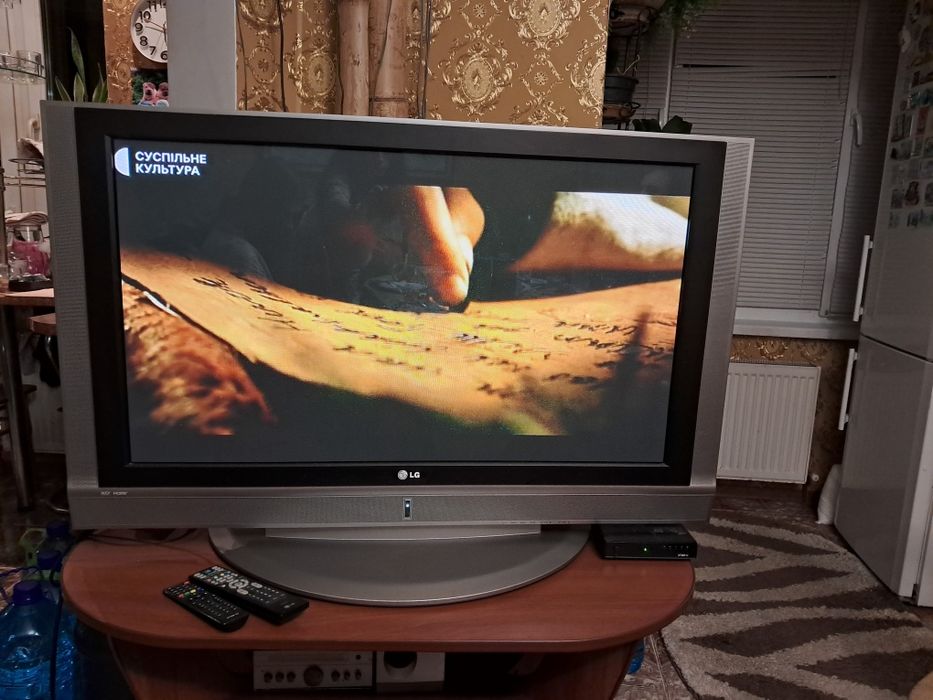 Продам Телевизор lg