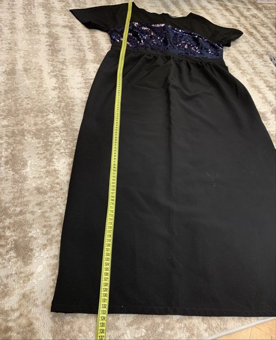 Czarna sukienka maxi z cekinami Marcell Von Berlin rozmiar EUR 44