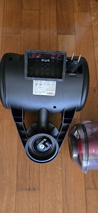 Aspirador NOVO sem saco EDM 700w