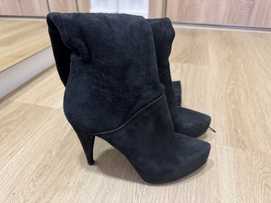 Venezia kozaki skóra zamszowa 39