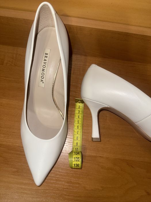 Туфлі жіночі білі весільні нові