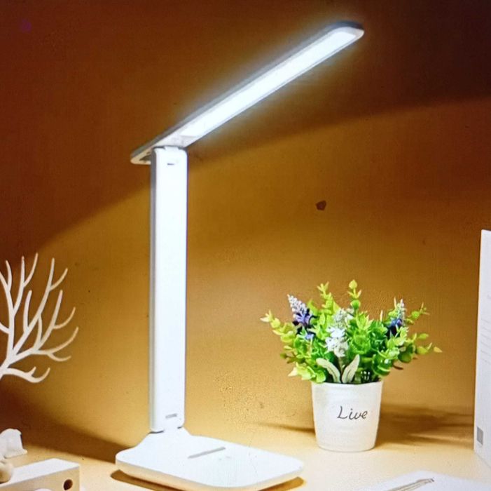 Светодиодная настольная лампа с usb зарядкой