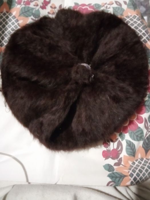 Шапка берет.     .