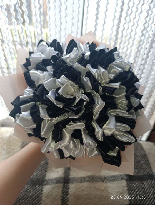Букет з атласної стрічки