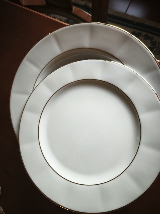 Serviço-Vista Alegre -Novo branco debruado a dourado