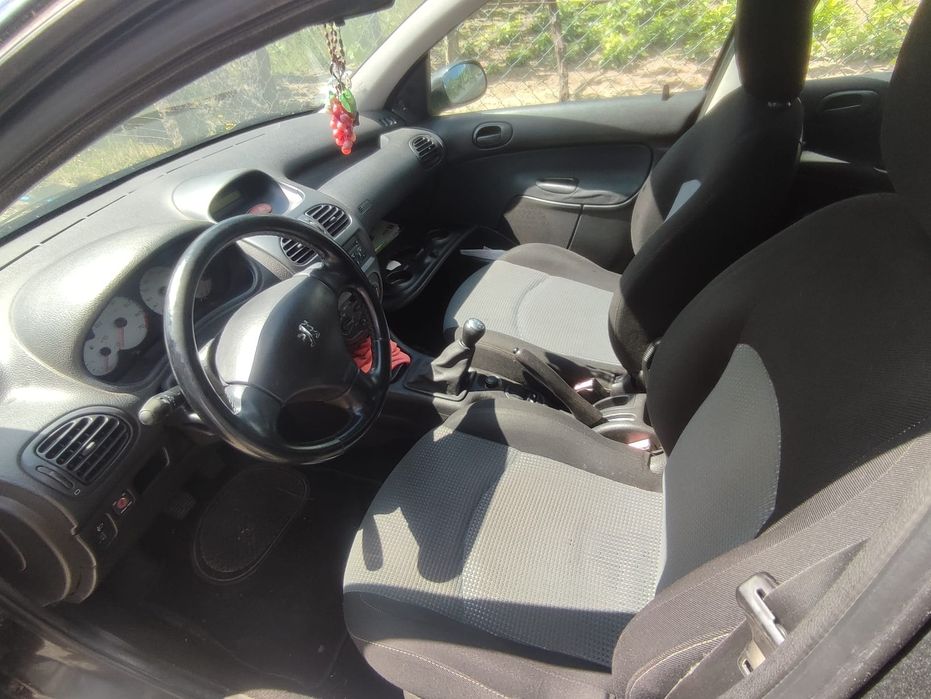 Vende-se Peugeot 206