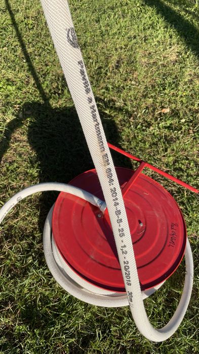 Wąż zbrojony 30m ze zwijakiem hydrant wewnętrzny 1 cal