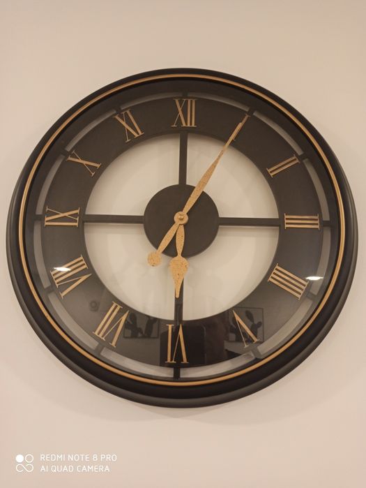 Zegar ścienn, stan jak nowy średnica 50 cm