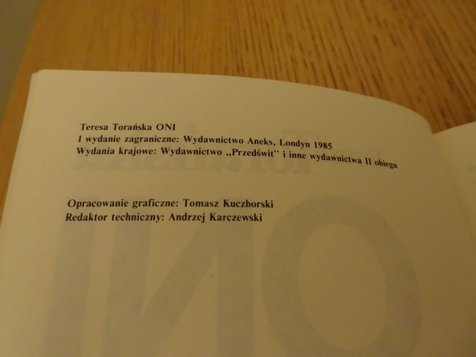 "Oni" Teresa Torańska