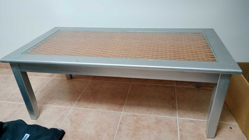 Mesa de centro em madeira