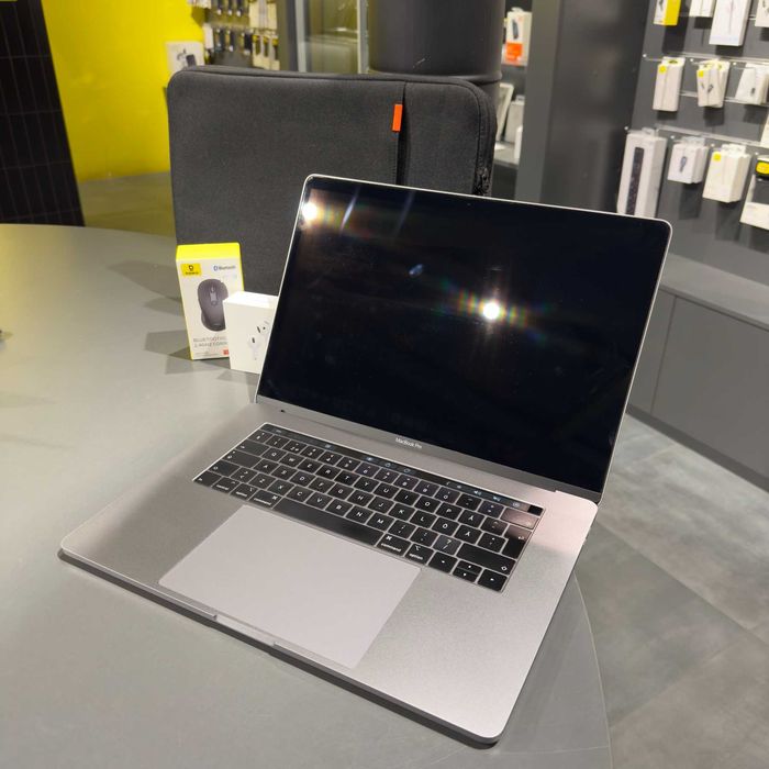 MacBook Pro 15" 2018 i7 16gb RAM 256Gb SSD Space Gray Низька Ціна!
