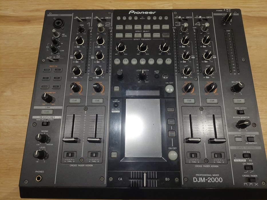 Pioneer DJM-2000