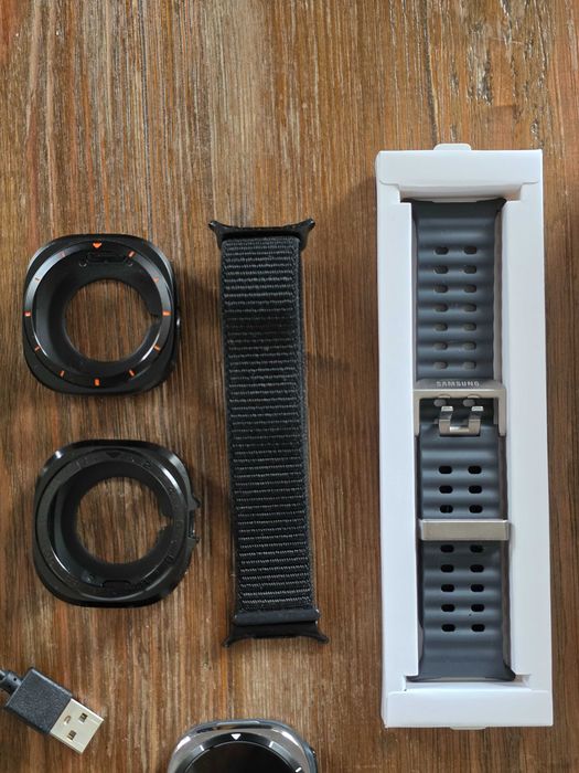 Smartwatch Samsung Galaxy Watch Ultra 2025 + dodatki