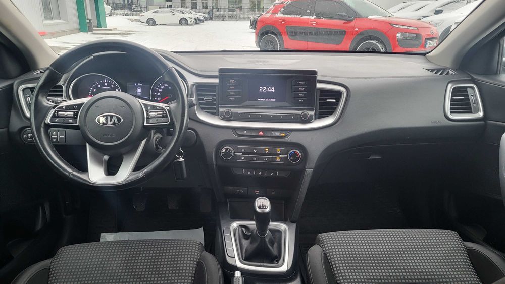 Авто Kia Ceed 1.6
