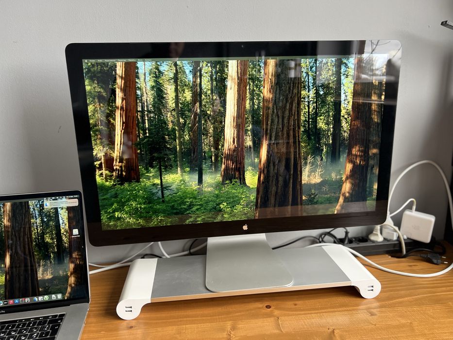 Apple thunderbolt display 27