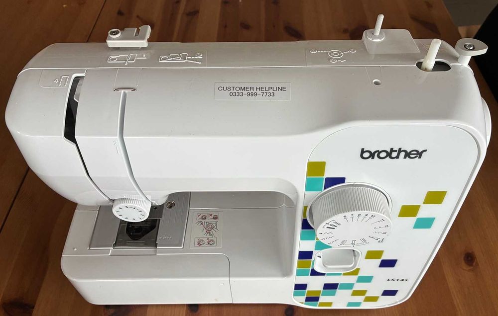 Máquina de costura Brother LS 14S
