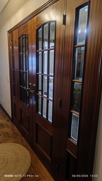 Portas interiores em madeira maciça com vidro | Conjunto elegante