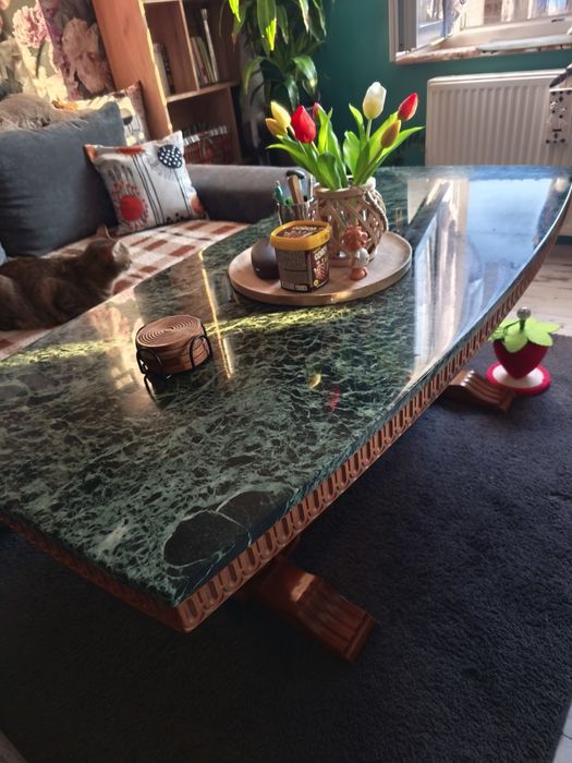 Solidna ława do salonu