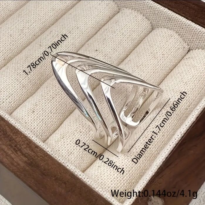 Шикарна, стильна каблучка зі срібла