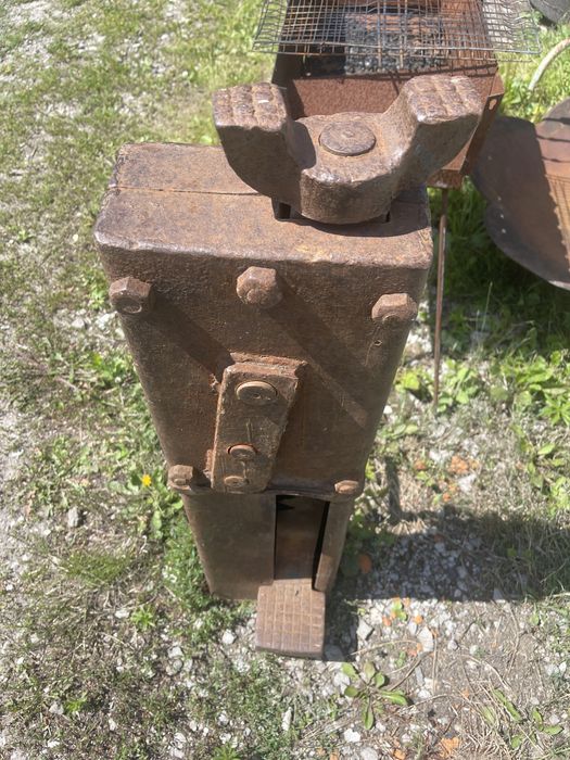 Домкрат механический