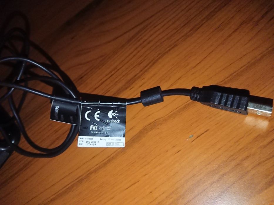 Веб камера з мікрофоном Logitech Webcam pro 9000.