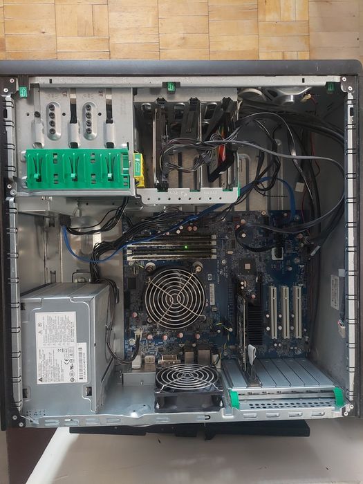 Робоча станція HP Z200