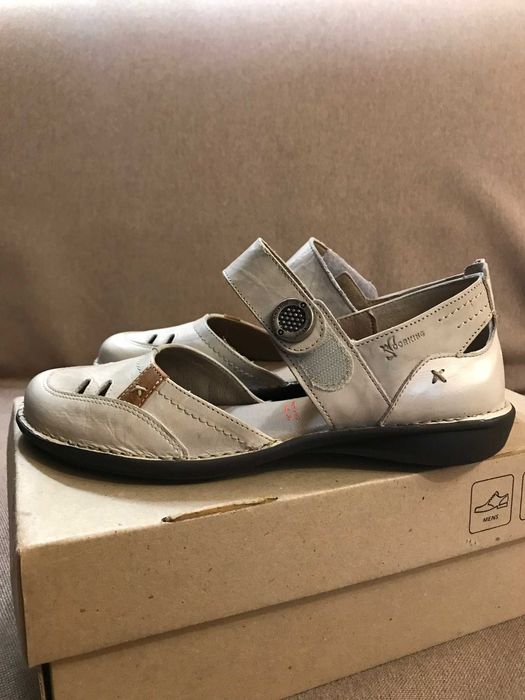 Босоножки женские Dorking 37р. стелька 235мм.