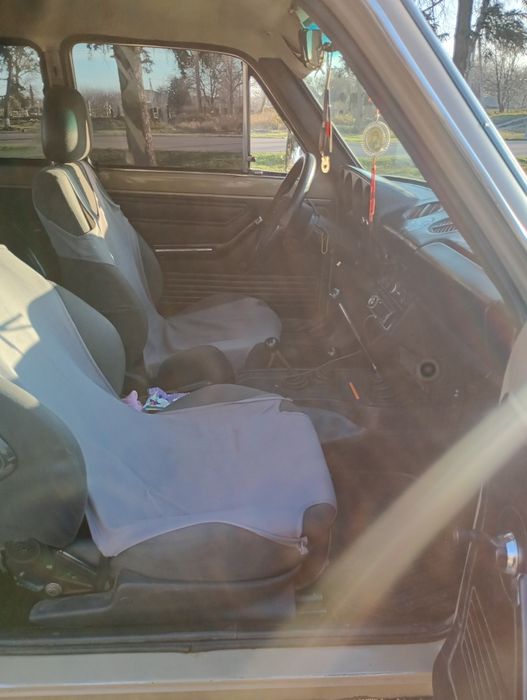 Автомобіль ВАЗ 2121 Нива Позашляховик