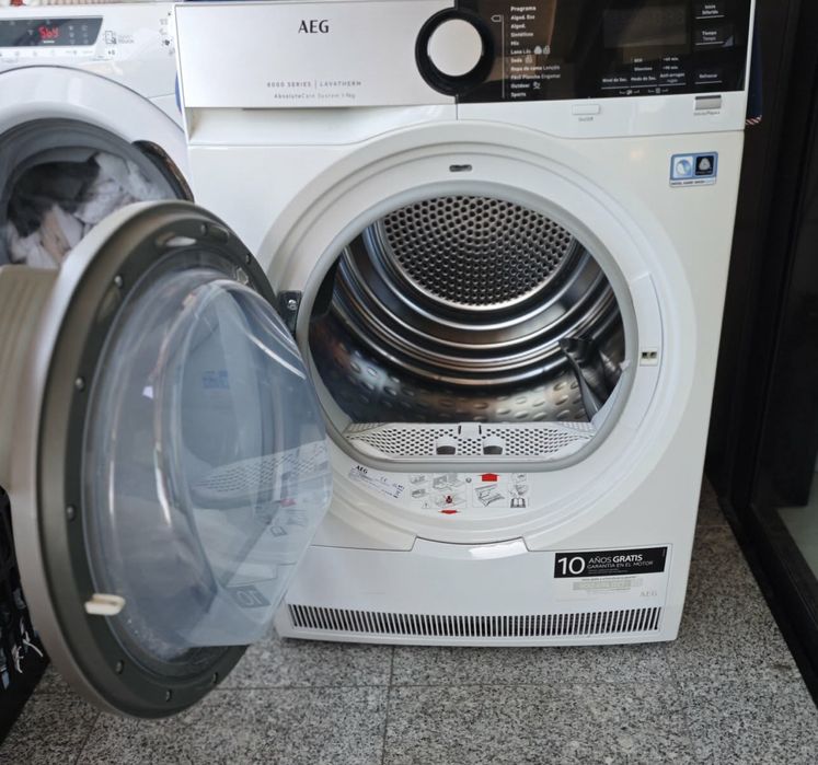 Vendo maquina de secar roupa Marca AEG