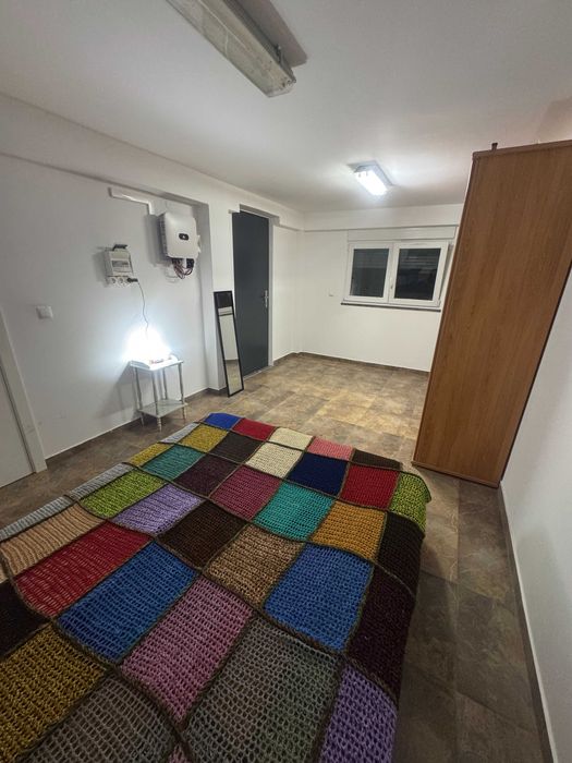 Quarto com luz natural sem cozinha para uma pessoa