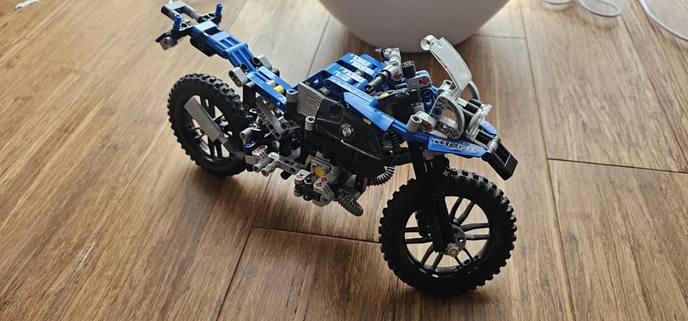 Lego technic 42063 Motor bmw