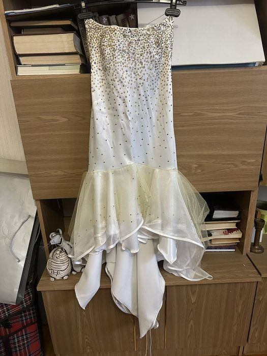 Платья на выпускной вечер