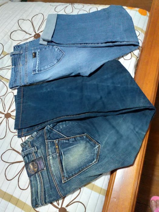 Leva 6 e paga cinco pares calças ganga mulher