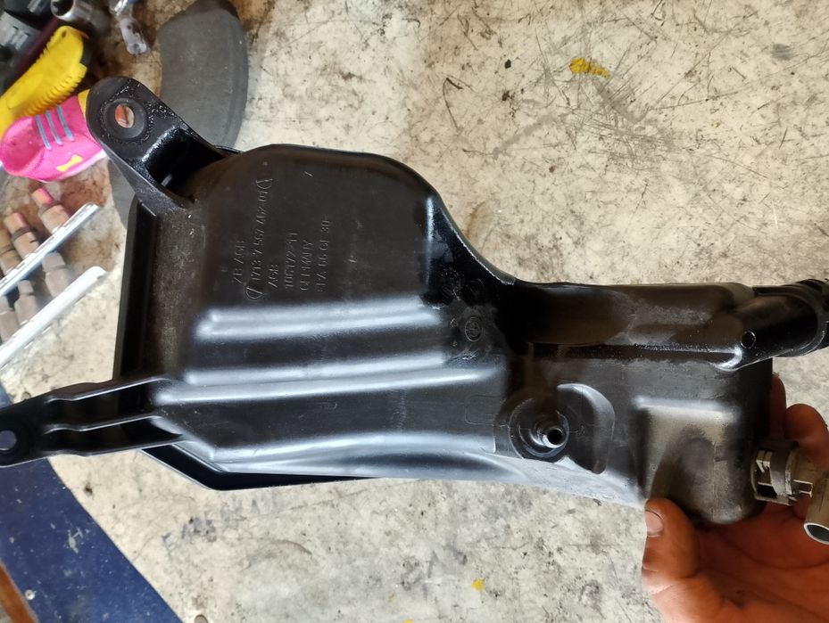 Zbiorniczek wyrównawczy BMW E90 E91