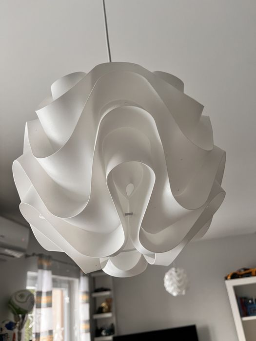 Lampy  wiszace białe