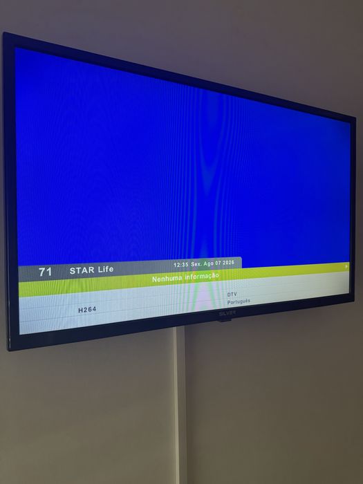 Tv smart 32”  Silver