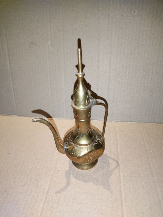 Kolekcja figurek z mosiądzu