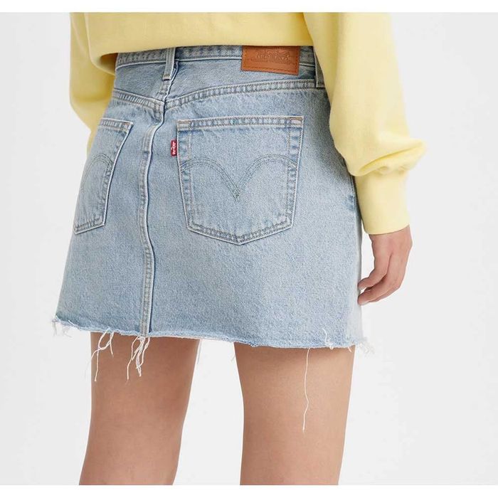 Продам джинсовую юбку Levis, р. 27, 28.