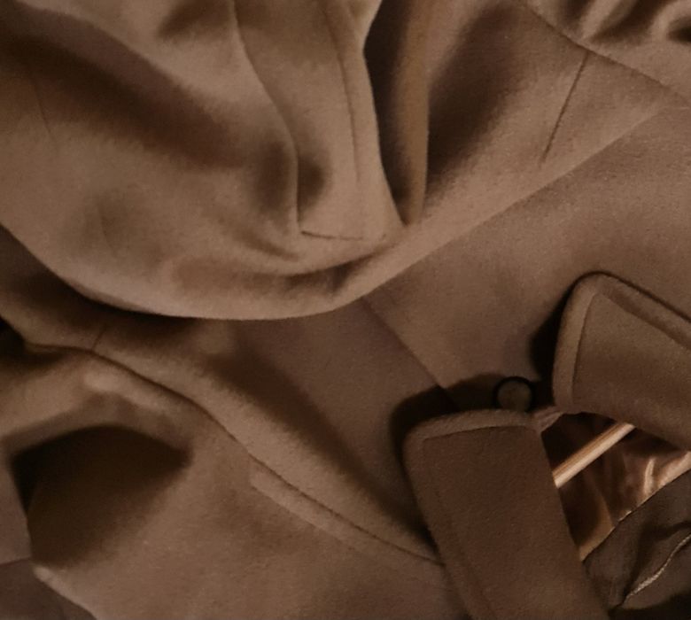 Płaszcz z wełny wielbłądziej