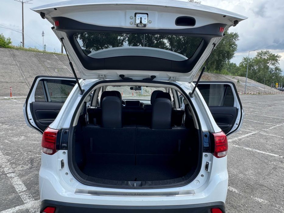 Mitsubishi Outlander 2016 (2.4 S-AWC)